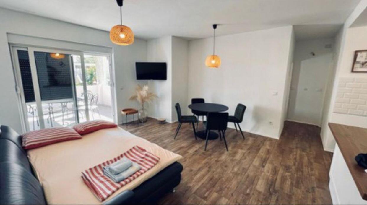 Apartments Martina Tisno Eksteriør billede